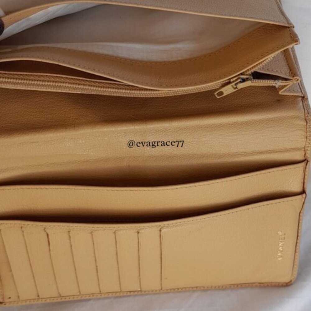 Chanel Bifold Long Flap Clutch/Wallet. - Picture 5 of 16